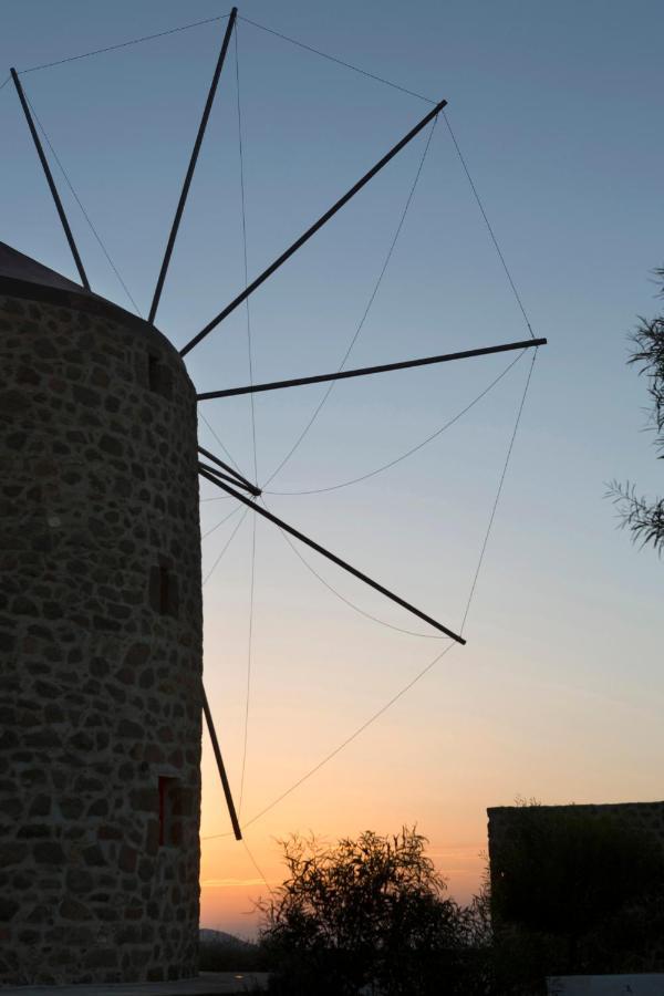 Marketos Windmill And Houses Trypiti Extérieur photo